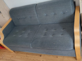Varattu . Kahden istuttava pieni sohva, Sohvat ja nojatuolit, Sisustus ja huonekalut, Vantaa, Tori.fi