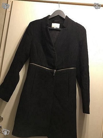 Musta naisten takki 36, kuva 1