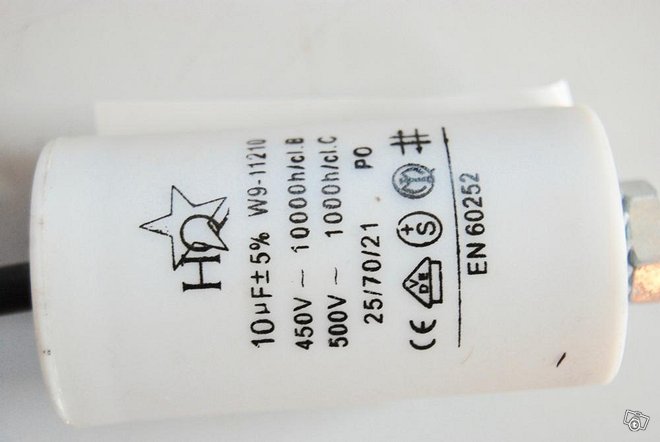 Kondensaattori 10µF +-5% W9-11210 450VAC 10000h/c Kondensaattori 10µF +-5% W9-11210 450VAC 10000h/c