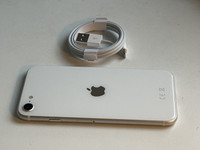 ALE iPhone SE 2 128GB white - TAKUU 12 kk