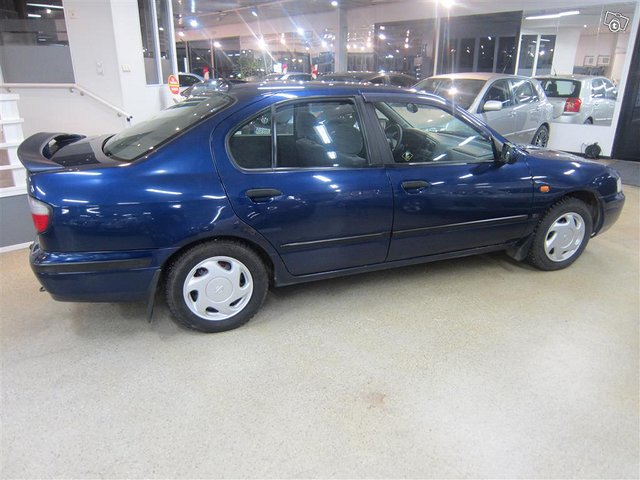 NISSAN Primera 3