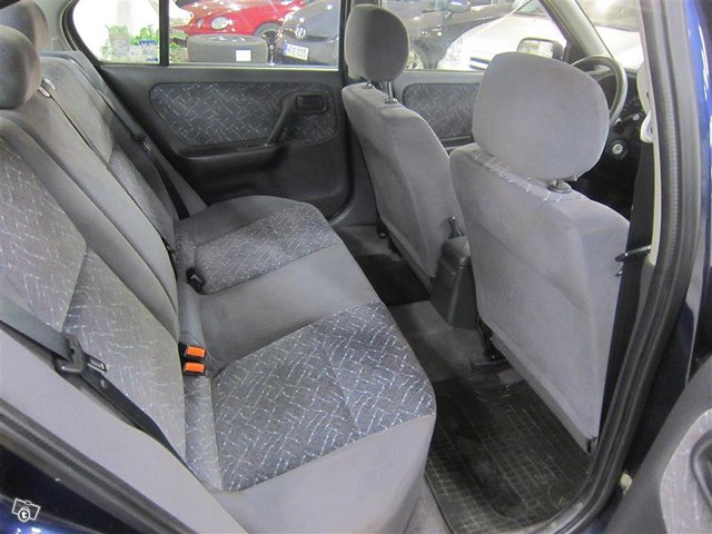 NISSAN Primera 10