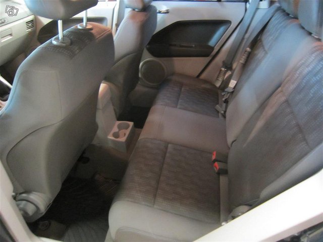 Dodge Caliber 8