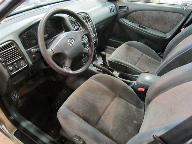 Toyota Avensis 6
