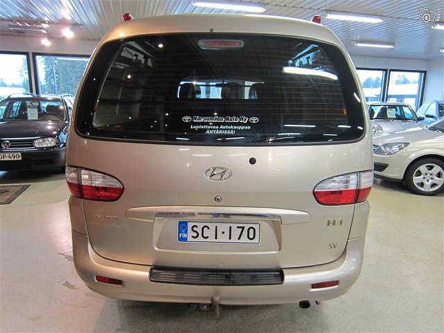 Hyundai H-1 4