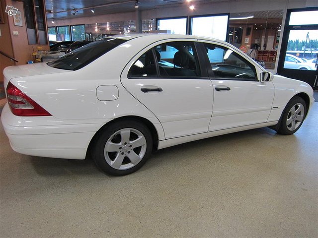 Mercedes-Benz C 3