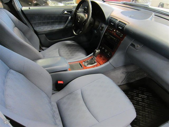 Mercedes-Benz C 9
