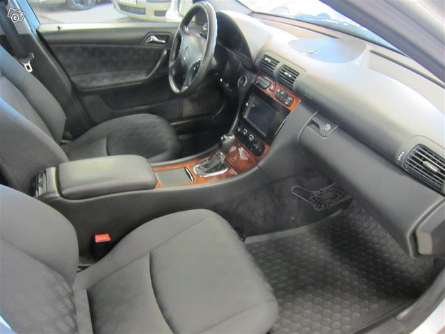 Mercedes-Benz C 9