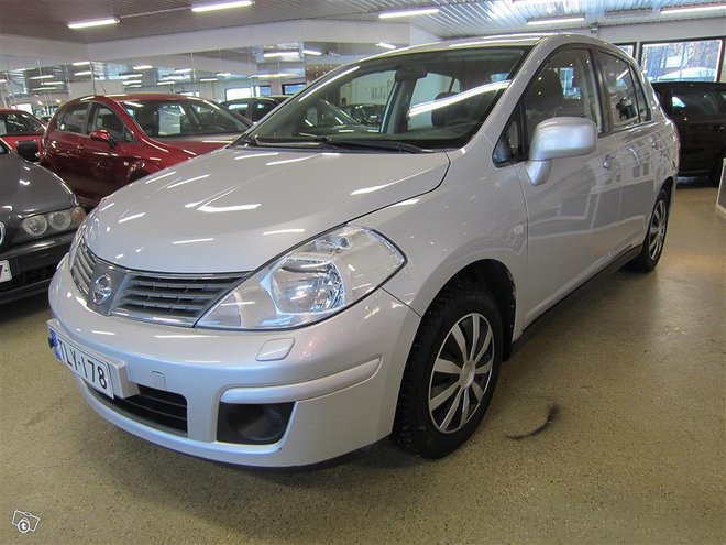 Nissan Tiida Nissan Tiida