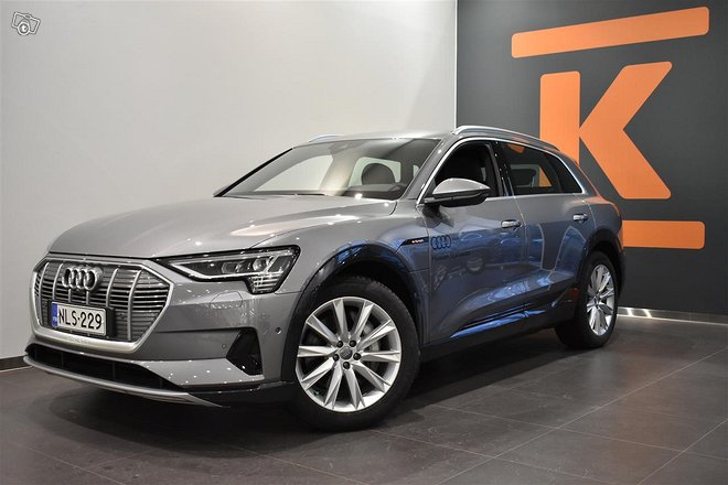 AUDI E-tron AUDI E-tron