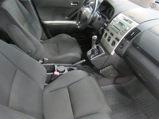 Toyota Corolla Verso 10