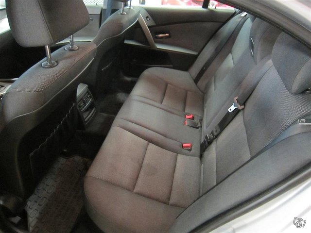 BMW 530 7