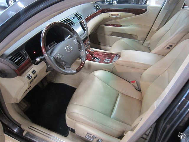 Lexus LS 6