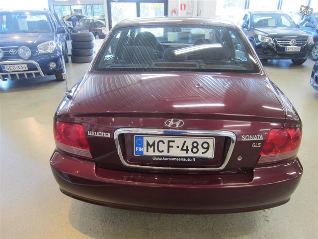Hyundai Sonata 4