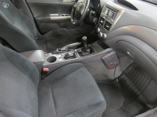 Subaru Impreza 10