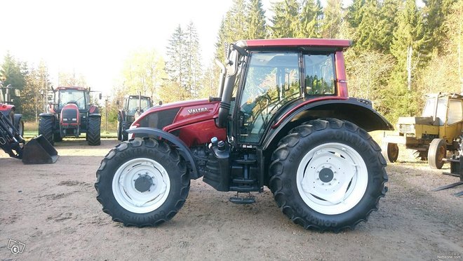 Valtra N113 Valtra N113