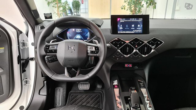 DS 3 Crossback 12