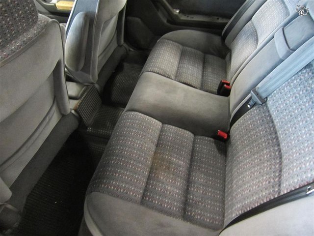 PEUGEOT 605 8