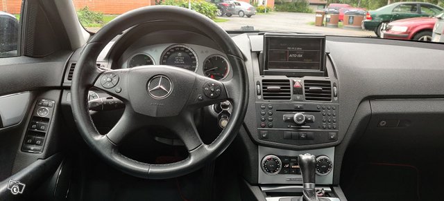 Mercedes-Benz C-sarja 7