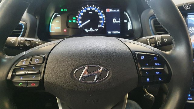 Hyundai IONIQ HYBRID 10