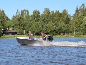 Trapper V430, Moottoriveneet, Veneet, Lempäälä, Tori.fi Trapper V430, Moottoriveneet, Veneet, Lempäälä, Tori.fi