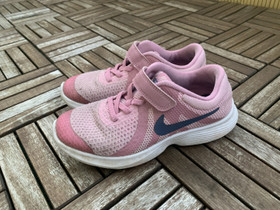 Nike Revolution lenkkarit 33 (21.5cm), Lastenvaatteet ja kengät, Pietarsaari, Tori.fi Nike Revolution lenkkarit 33 (21.5cm), Lastenvaatteet ja kengät, Pietarsaari, Tori.fi