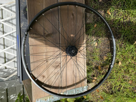 Bontrager AT-650 27,5 etukiekko, Pyörätarvikkeet ja kypärät, Polkupyörät ja pyöräily, Helsinki, Tori.fi Bontrager AT-650 27,5 etukiekko, Pyörätarvikkeet ja kypärät, Polkupyörät ja pyöräily, Helsinki, Tori.fi