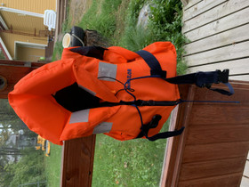 Lasten 10-20 kg pelastusliivi, Veneen varusteet ja varaosat, Venetarvikkeet ja veneily, Kangasala, Tori.fi Lasten 10-20 kg pelastusliivi, Veneen varusteet ja varaosat, Venetarvikkeet ja veneily, Kangasala, Tori.fi