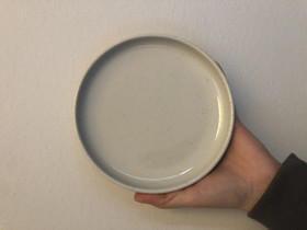 Pentikin Halla-astiastoa, Ruokailuastiat ja aterimet, Keittiötarvikkeet ja astiat, Tampere, Tori.fi Pentikin Halla-astiastoa, Ruokailuastiat ja aterimet, Keittiötarvikkeet ja astiat, Tampere, Tori.fi