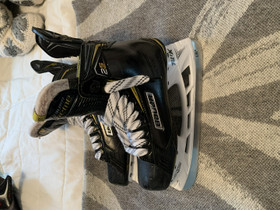 Bauer supreme 2S koko 42, Jääkiekko ja luistelu, Urheilu ja ulkoilu, Pyhtää, Tori.fi Bauer supreme 2S koko 42, Jääkiekko ja luistelu, Urheilu ja ulkoilu, Pyhtää, Tori.fi