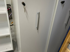Vetokaappi valkoinen, Hyllyt ja säilytys, Sisustus ja huonekalut, Vantaa, Tori.fi Vetokaappi valkoinen, Hyllyt ja säilytys, Sisustus ja huonekalut, Vantaa, Tori.fi