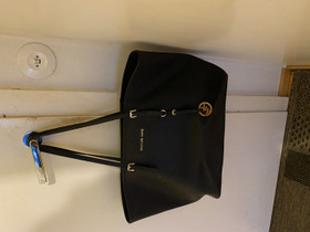Michael Kors Medium Jet Set, Laukut ja hatut, Asusteet ja kellot, Riihimäki, Tori.fi Michael Kors Medium Jet Set, Laukut ja hatut, Asusteet ja kellot, Riihimäki, Tori.fi