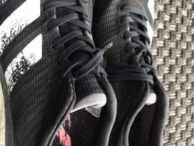Adidas lenkkarit koko 41 1/3, Juoksu ja lenkkeily, Urheilu ja ulkoilu, Lappeenranta, Tori.fi Adidas lenkkarit koko 41 1/3, Juoksu ja lenkkeily, Urheilu ja ulkoilu, Lappeenranta, Tori.fi