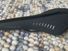 Fizik Arione satula, Pyörätarvikkeet ja kypärät, Polkupyörät ja pyöräily, Helsinki, Tori.fi Fizik Arione satula, Pyörätarvikkeet ja kypärät, Polkupyörät ja pyöräily, Helsinki, Tori.fi