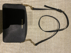 Michael Kors crossbody, Laukut ja hatut, Asusteet ja kellot, Helsinki, Tori.fi Michael Kors crossbody, Laukut ja hatut, Asusteet ja kellot, Helsinki, Tori.fi