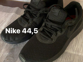 Uudet Nike kengät 44,5, Vaatteet ja kengät, Sotkamo, Tori.fi Uudet Nike kengät 44,5, Vaatteet ja kengät, Sotkamo, Tori.fi