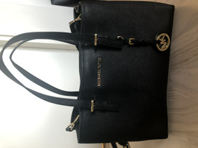 Michael Kors laukku VARATTU, Laukut ja hatut, Asusteet ja kellot, Rovaniemi, Tori.fi Michael Kors laukku VARATTU, Laukut ja hatut, Asusteet ja kellot, Rovaniemi, Tori.fi