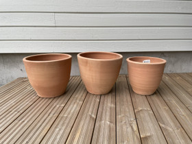 Isot terrakotta saviruukut, Ruukut, kivet ja koristeet, Piha ja puutarha, Mikkeli, Tori.fi Isot terrakotta saviruukut, Ruukut, kivet ja koristeet, Piha ja puutarha, Mikkeli, Tori.fi