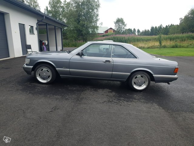 Mercedes-Benz 560 4