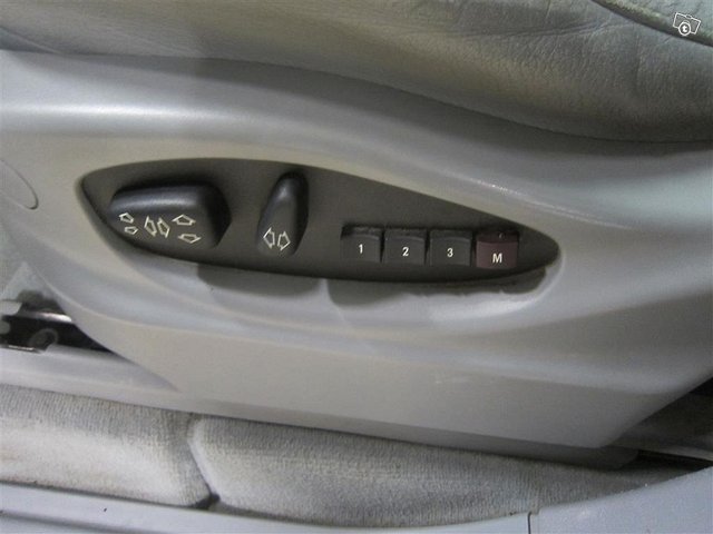 BMW X5 8