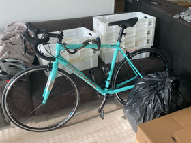 Bianchi c2c via nirone 7 alu 105 11sp compact, Kilpapyörät, Polkupyörät ja pyöräily, Tampere, Tori.fi Bianchi c2c via nirone 7 alu 105 11sp compact, Kilpapyörät, Polkupyörät ja pyöräily, Tampere, Tori.fi