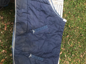 125cm Eskadron tallitoppis, Satulat ja varusteet, Hevoset ja hevosurheilu, Ypäjä, Tori.fi 125cm Eskadron tallitoppis, Satulat ja varusteet, Hevoset ja hevosurheilu, Ypäjä, Tori.fi