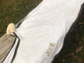 B-Vertigo vohveliloimi 125cm, Satulat ja varusteet, Hevoset ja hevosurheilu, Ypäjä, Tori.fi B-Vertigo vohveliloimi 125cm, Satulat ja varusteet, Hevoset ja hevosurheilu, Ypäjä, Tori.fi