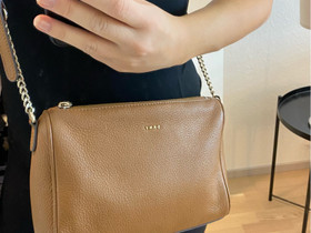 DKNY Crossbody nahkalaukku, Laukut ja hatut, Asusteet ja kellot, Tampere, Tori.fi DKNY Crossbody nahkalaukku, Laukut ja hatut, Asusteet ja kellot, Tampere, Tori.fi