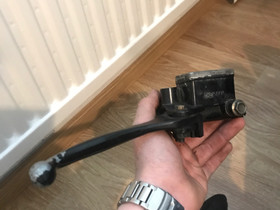 Mankin etujarru kahva ja neste säiliö, Mopojen varaosat ja tarvikkeet, Mototarvikkeet ja varaosat, Jyväskylä, Tori.fi Mankin etujarru kahva ja neste säiliö, Mopojen varaosat ja tarvikkeet, Mototarvikkeet ja varaosat, Jyväskylä, Tori.fi