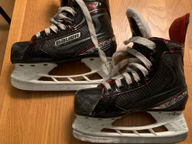 Bauer Vapor 2.7 (EUR 31), Jääkiekko ja luistelu, Urheilu ja ulkoilu, Helsinki, Tori.fi Bauer Vapor 2.7 (EUR 31), Jääkiekko ja luistelu, Urheilu ja ulkoilu, Helsinki, Tori.fi