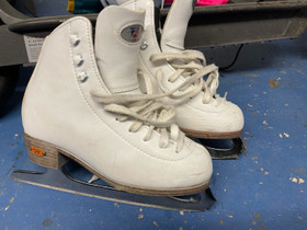 Riedell taitoluistimet, koko 2, 21,5cm, Jääkiekko ja luistelu, Urheilu ja ulkoilu, Kangasala, Tori.fi Riedell taitoluistimet, koko 2, 21,5cm, Jääkiekko ja luistelu, Urheilu ja ulkoilu, Kangasala, Tori.fi
