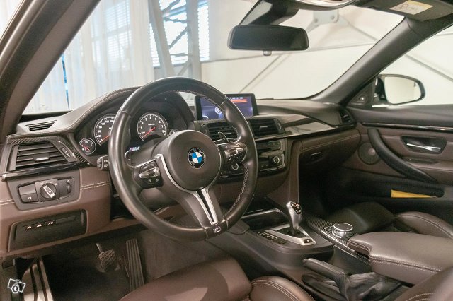 BMW M4 12