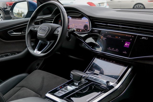 Audi Q8 18