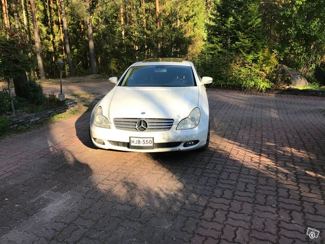 Mercedes-Benz CLS 500 1